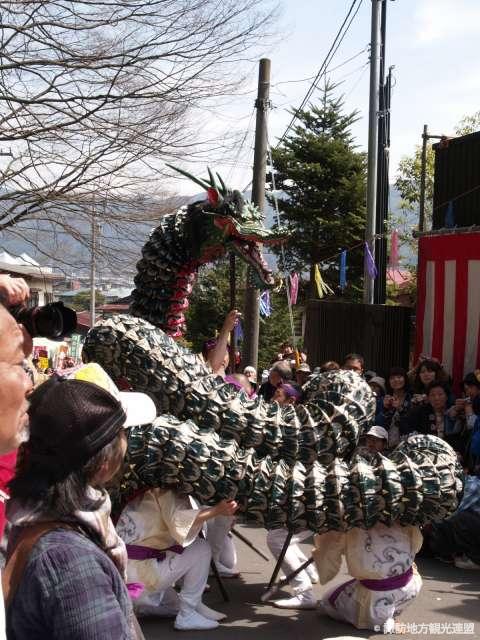 上社里曳き神賑い　龍神の舞2